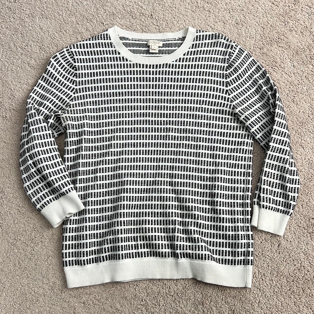 J Crew 3/4 Sleeve lightweight crew neck sweater Size Medium